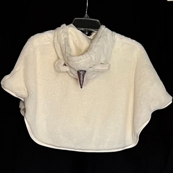 ‘Forever Me’ White Soft, ‘Furry’ Unicorn Childs Poncho/Cape - Picture 8 of 8